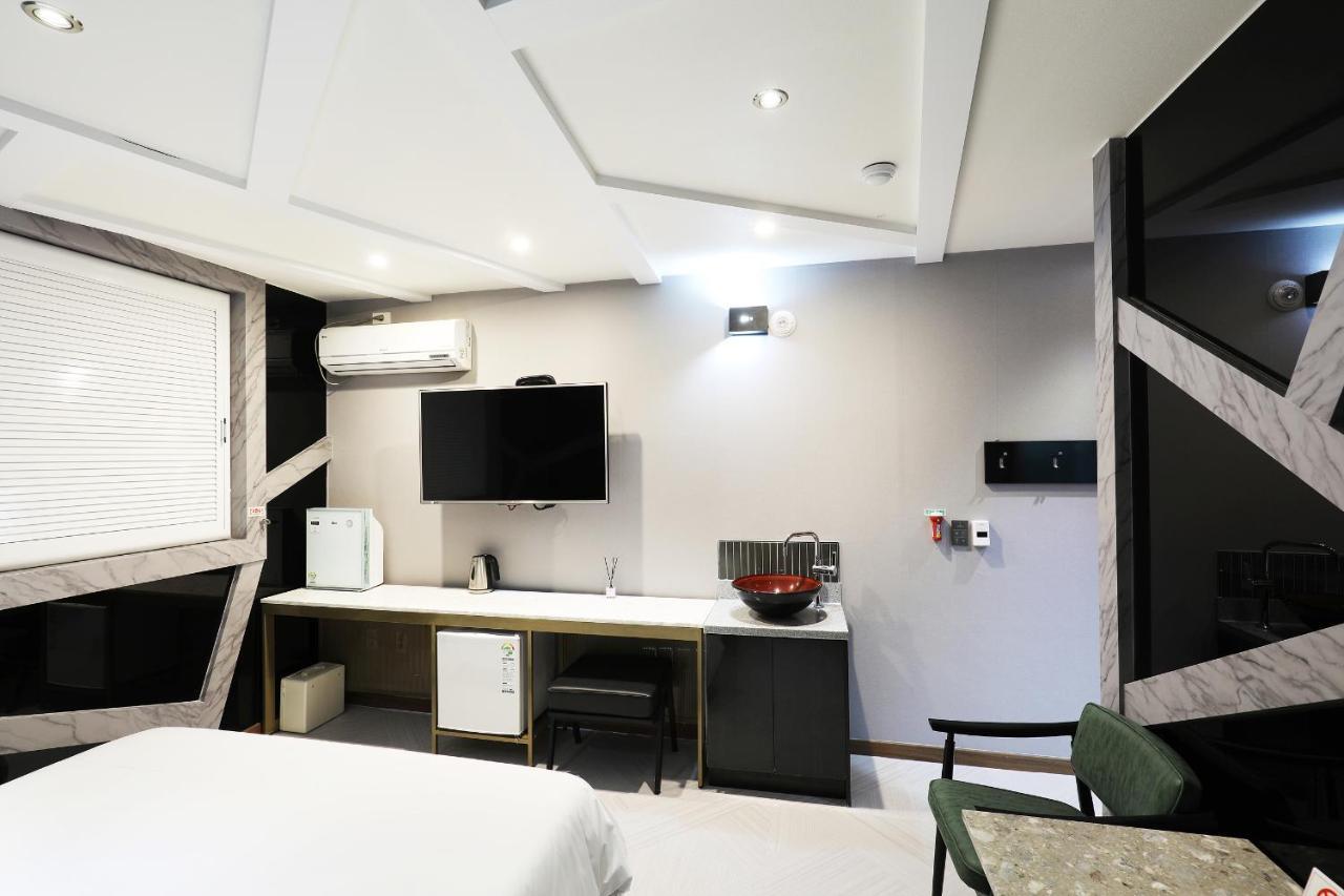 Bellino Hotel Буан Екстериор снимка