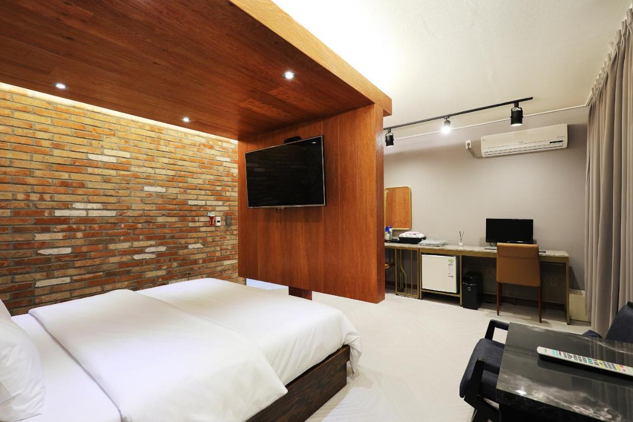 Bellino Hotel Буан Екстериор снимка