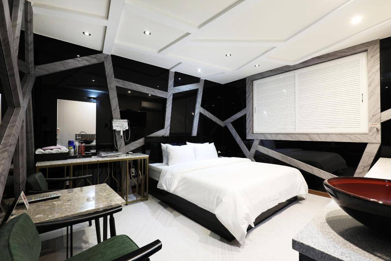 Bellino Hotel Буан Екстериор снимка