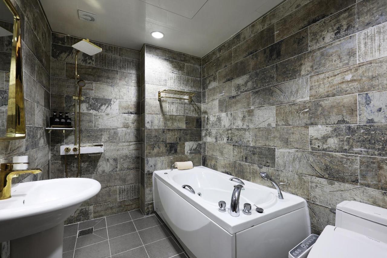 Bellino Hotel Буан Екстериор снимка