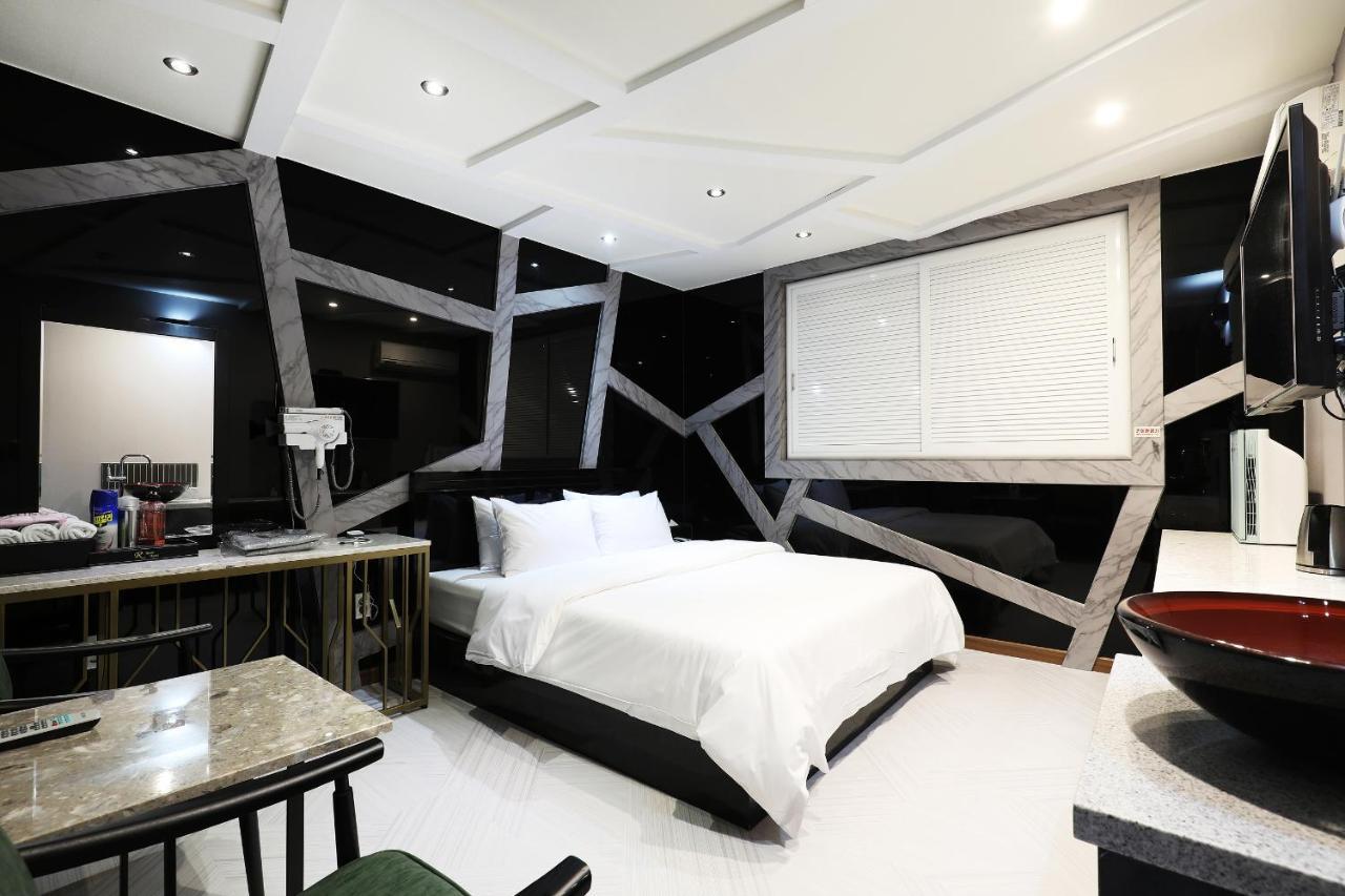 Bellino Hotel Буан Екстериор снимка