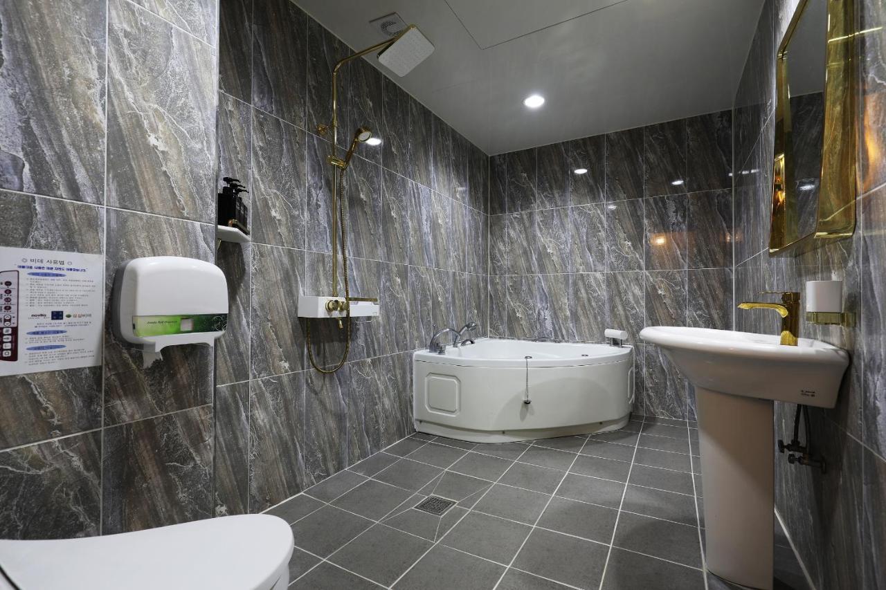 Bellino Hotel Буан Екстериор снимка